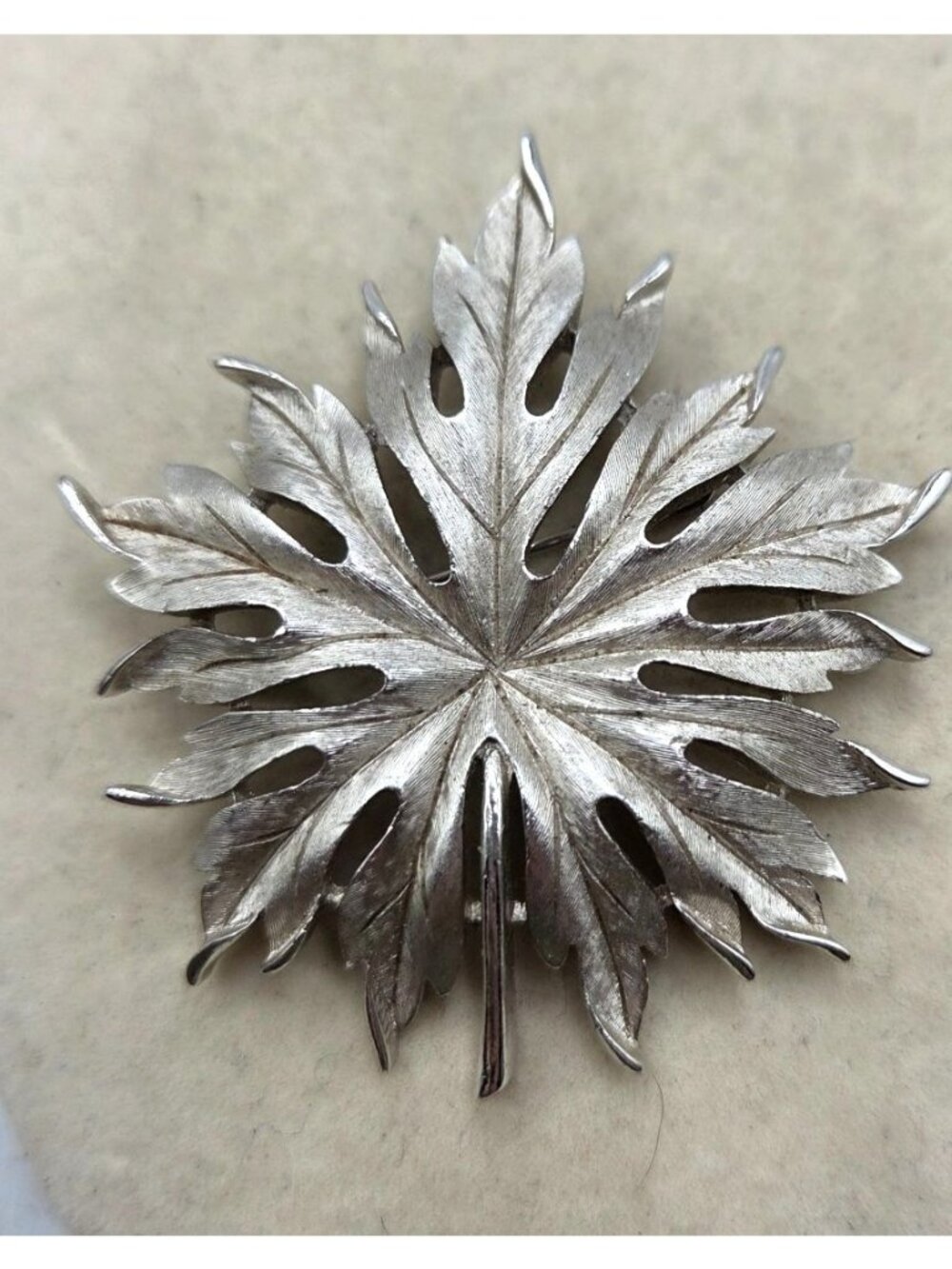 Vintage Sarah Coventry Silver Tone Maple Leaf Brooch